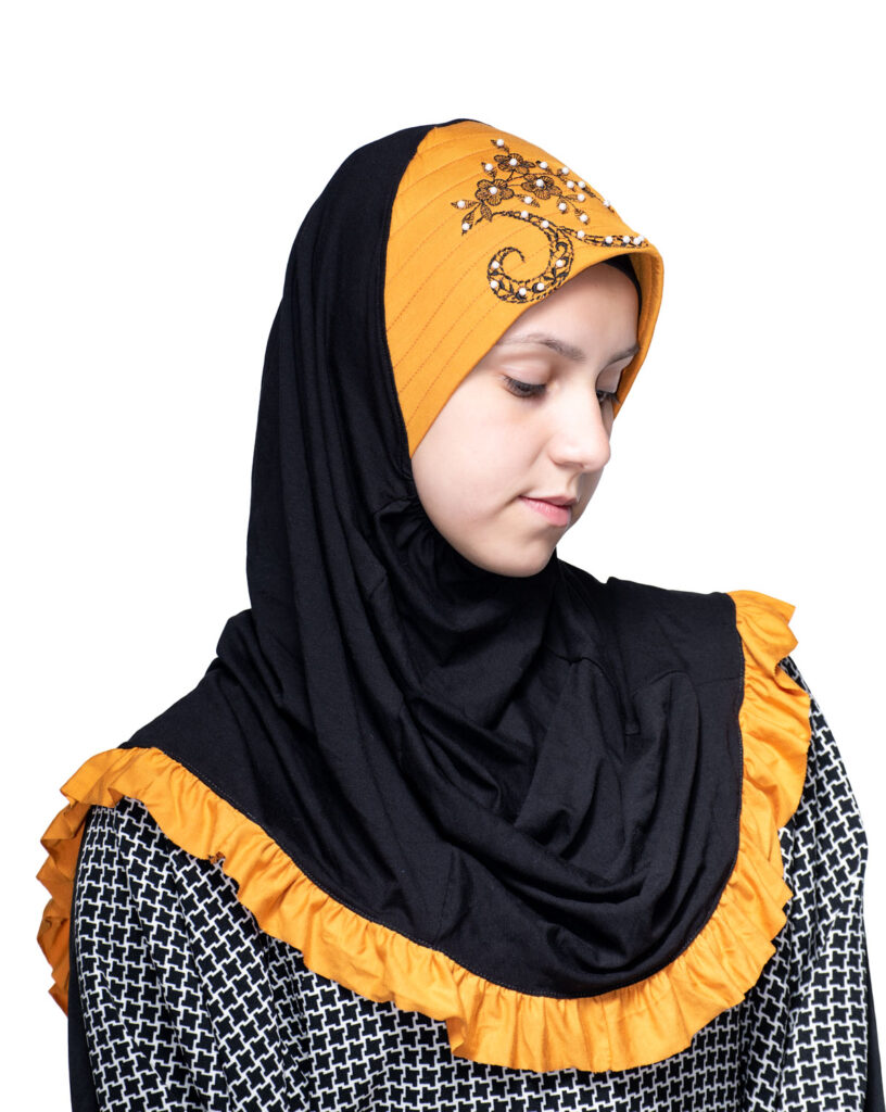 Начало Мода Селям фирма за облекло с открояващ дизайн